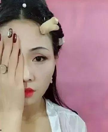 娱乐吃瓜君男孩化妆,揭秘男孩化妆潮流，变身美妆达人